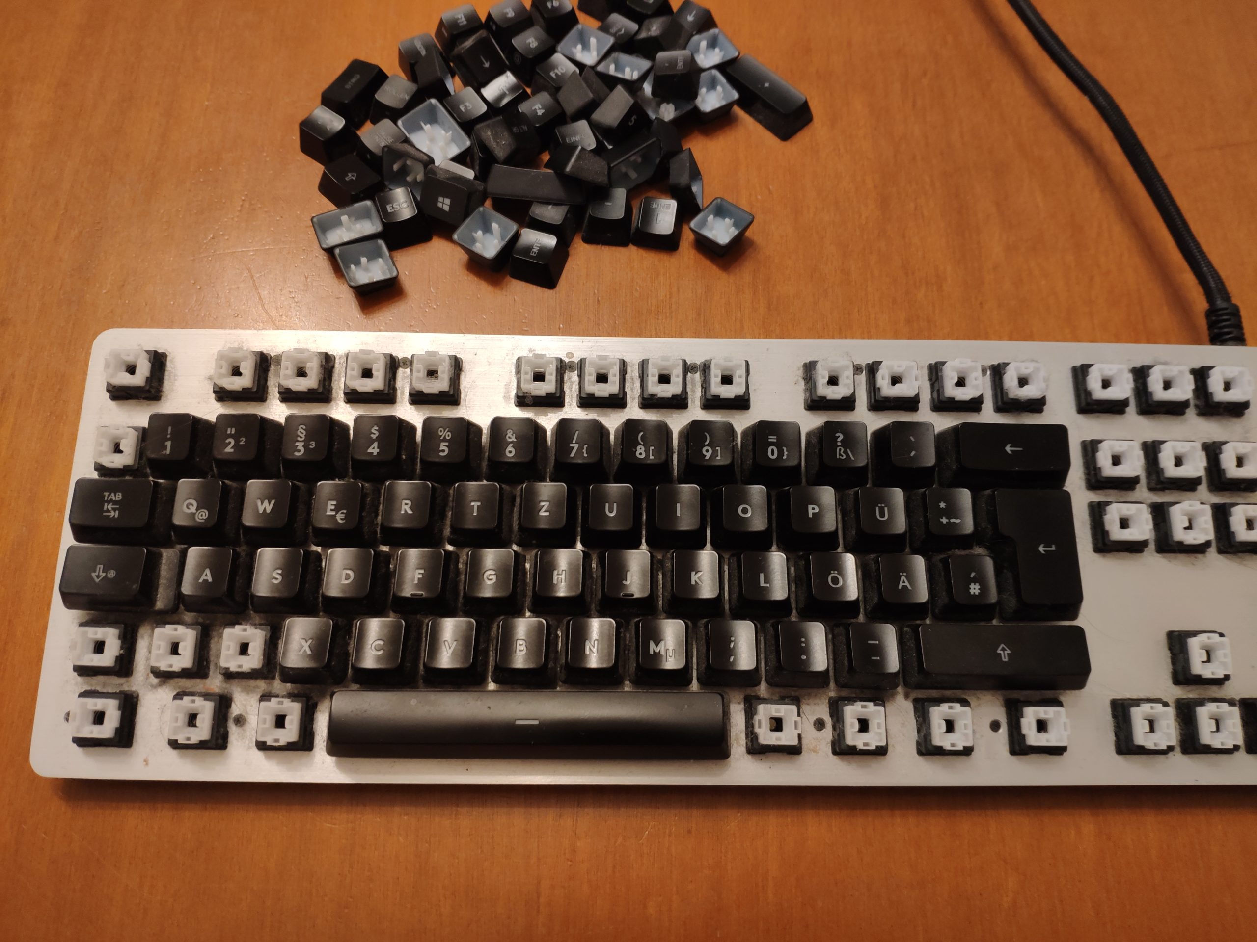 Guide: Clean a Keyboard